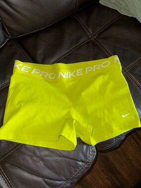 Nike Pro Women's XXL